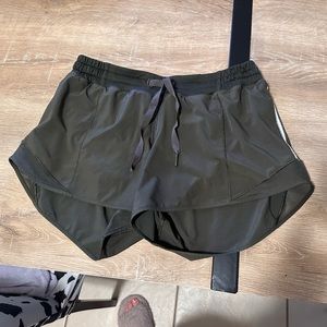 Lululemon Hotty Hot LR 2.5"